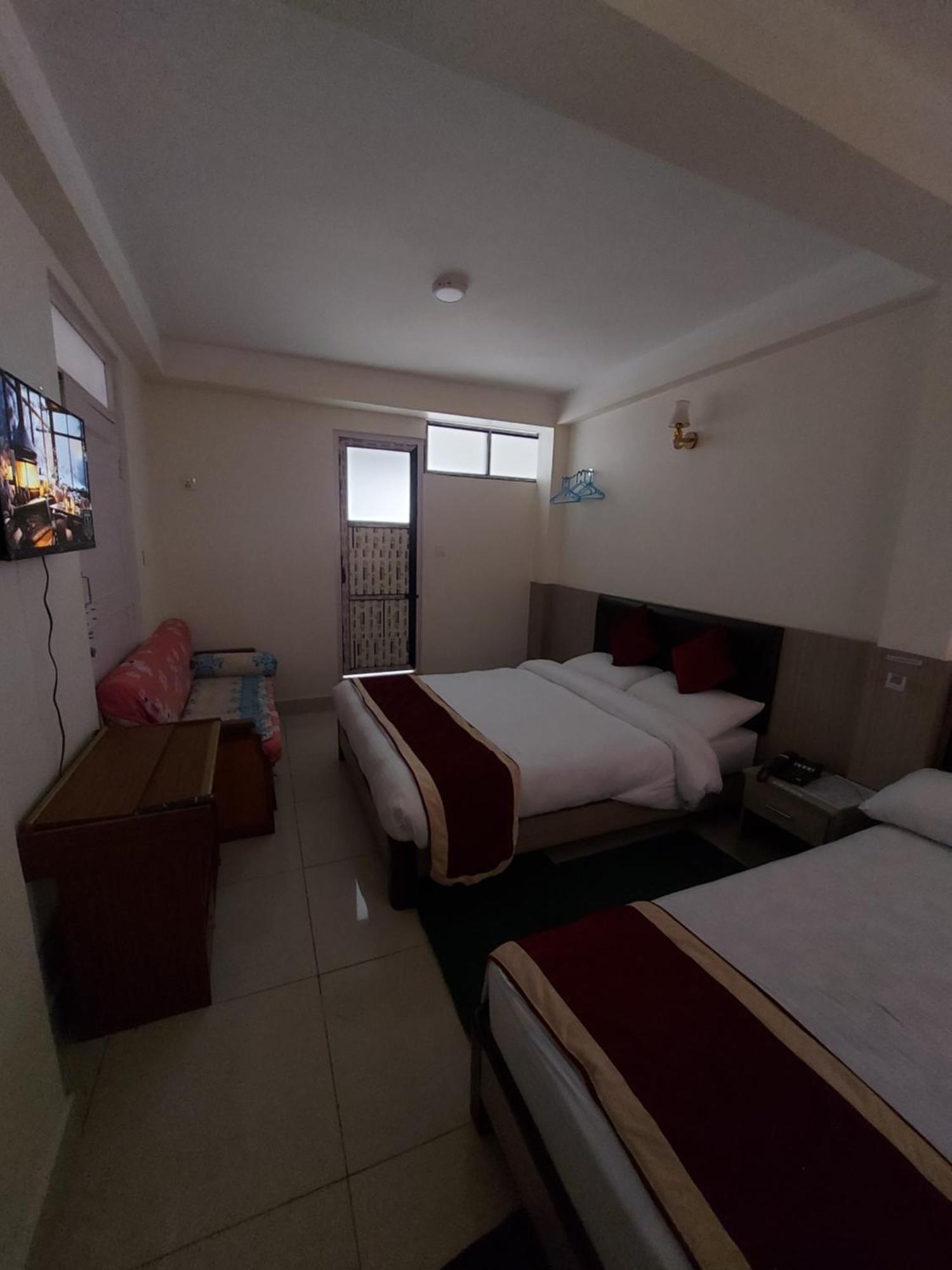 Om Bramha Hotel كاتماندو المظهر الخارجي الصورة