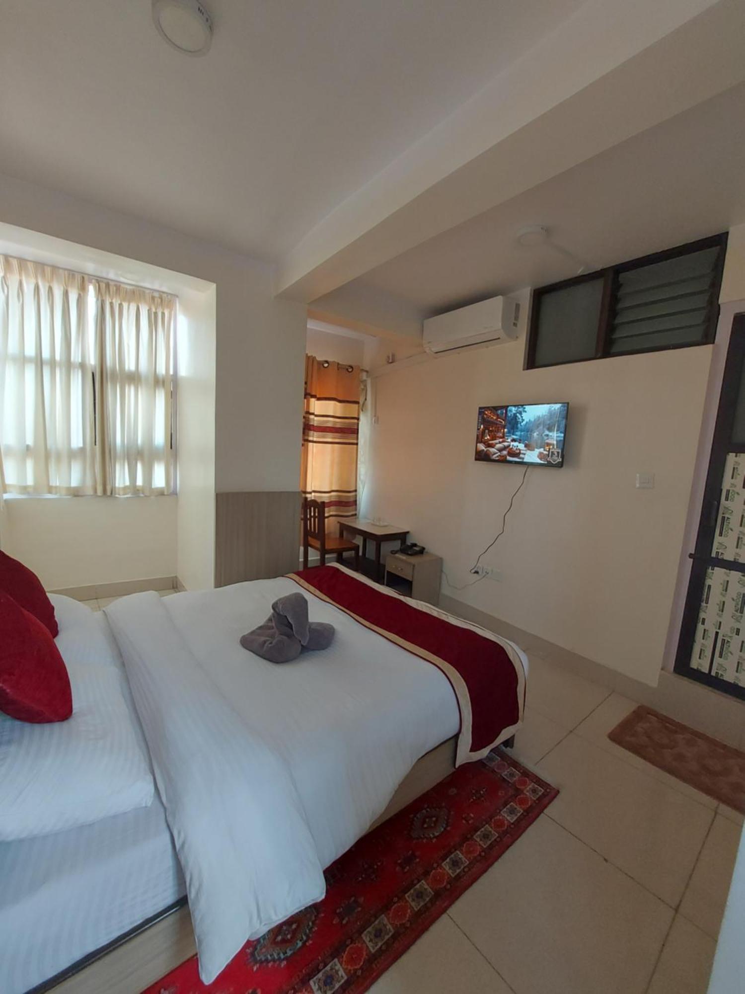 Om Bramha Hotel كاتماندو المظهر الخارجي الصورة